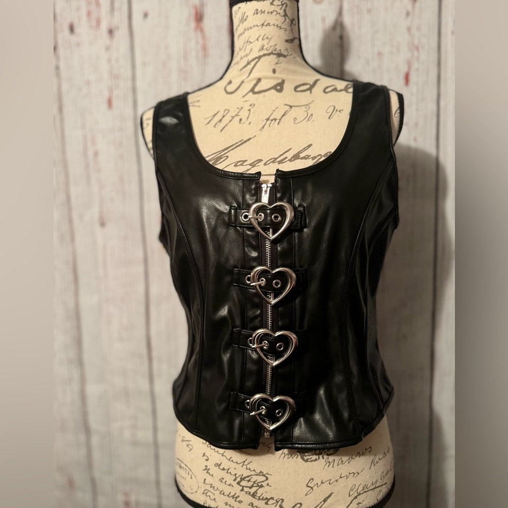 NWT Black Friday Leather Hearts